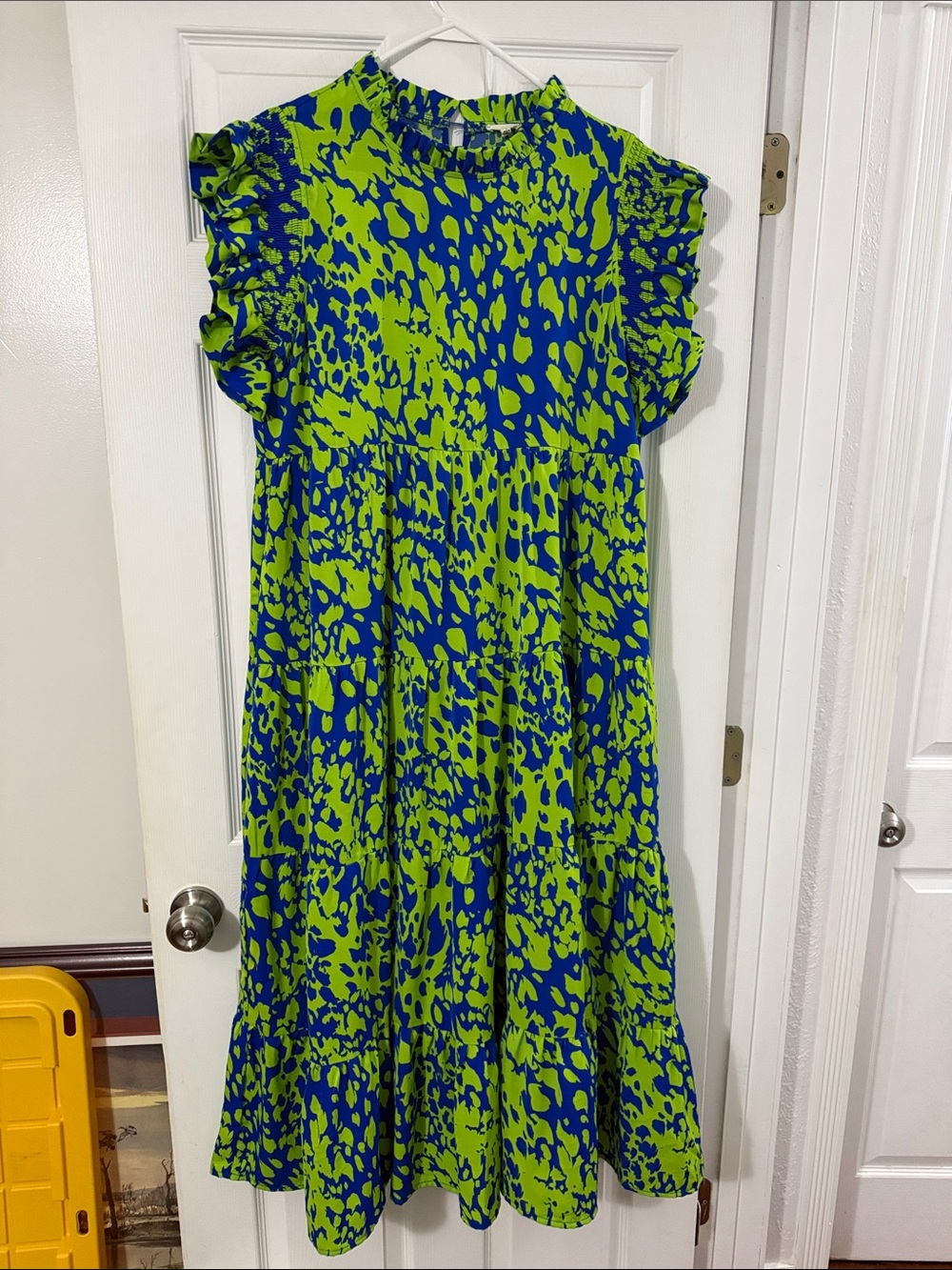 JODIFL Blue and Green Ruffle-Sleeve Tiered Midi Dress